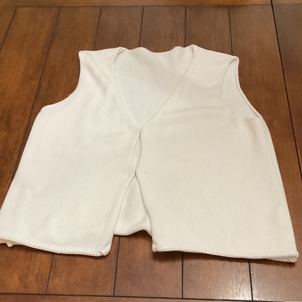Amazon Cream Sleeveless Knit Vest